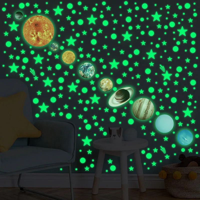 ¿Por qué pueden brillar las pegatinas luminosas?